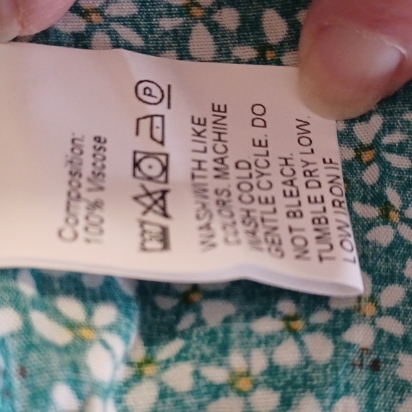 SHEIN TOP WITH EMPYRE WAIST - Picture 8 of 8